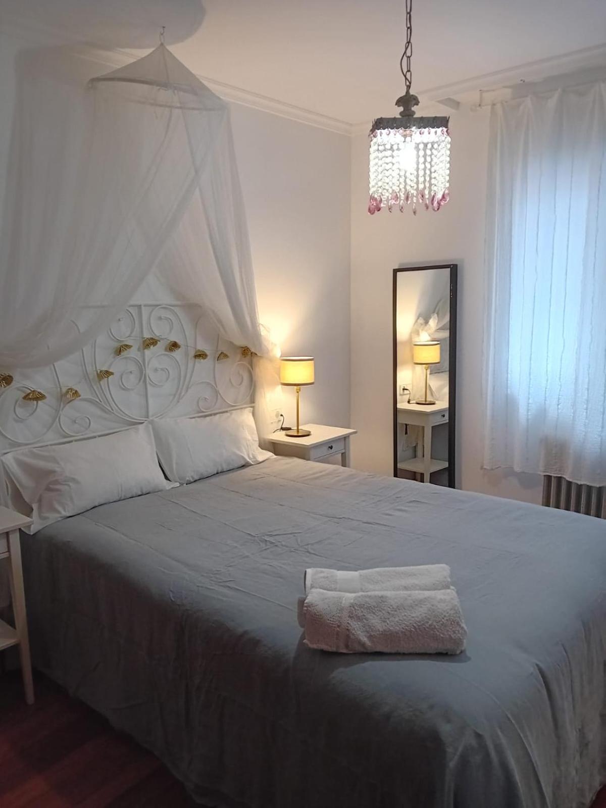 Vivienda En Casco Antiguo De Vigoアパートメント エクステリア 写真